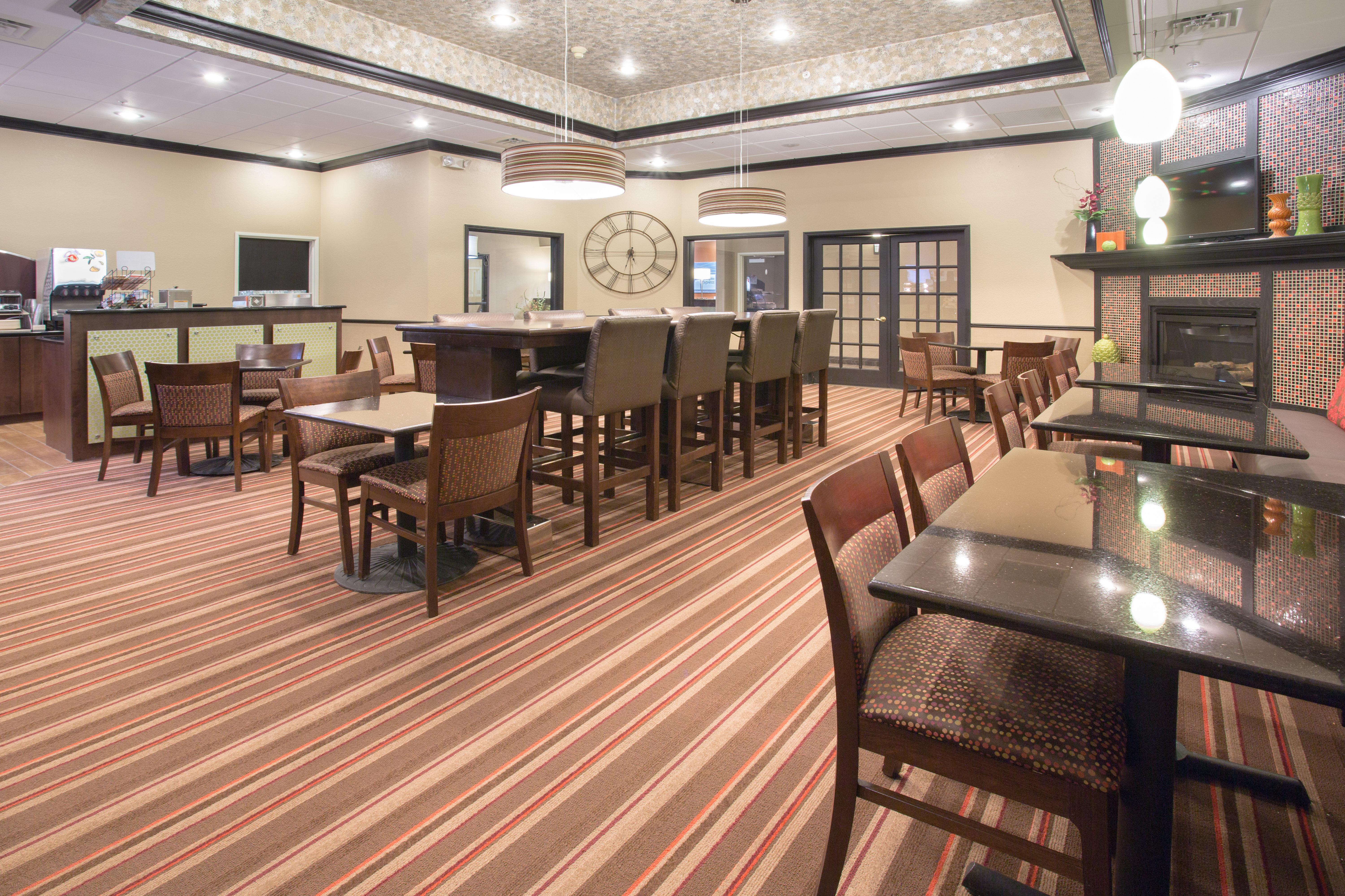 Holiday Inn Express Hotel & Suites Lexington By Ihg Ngoại thất bức ảnh